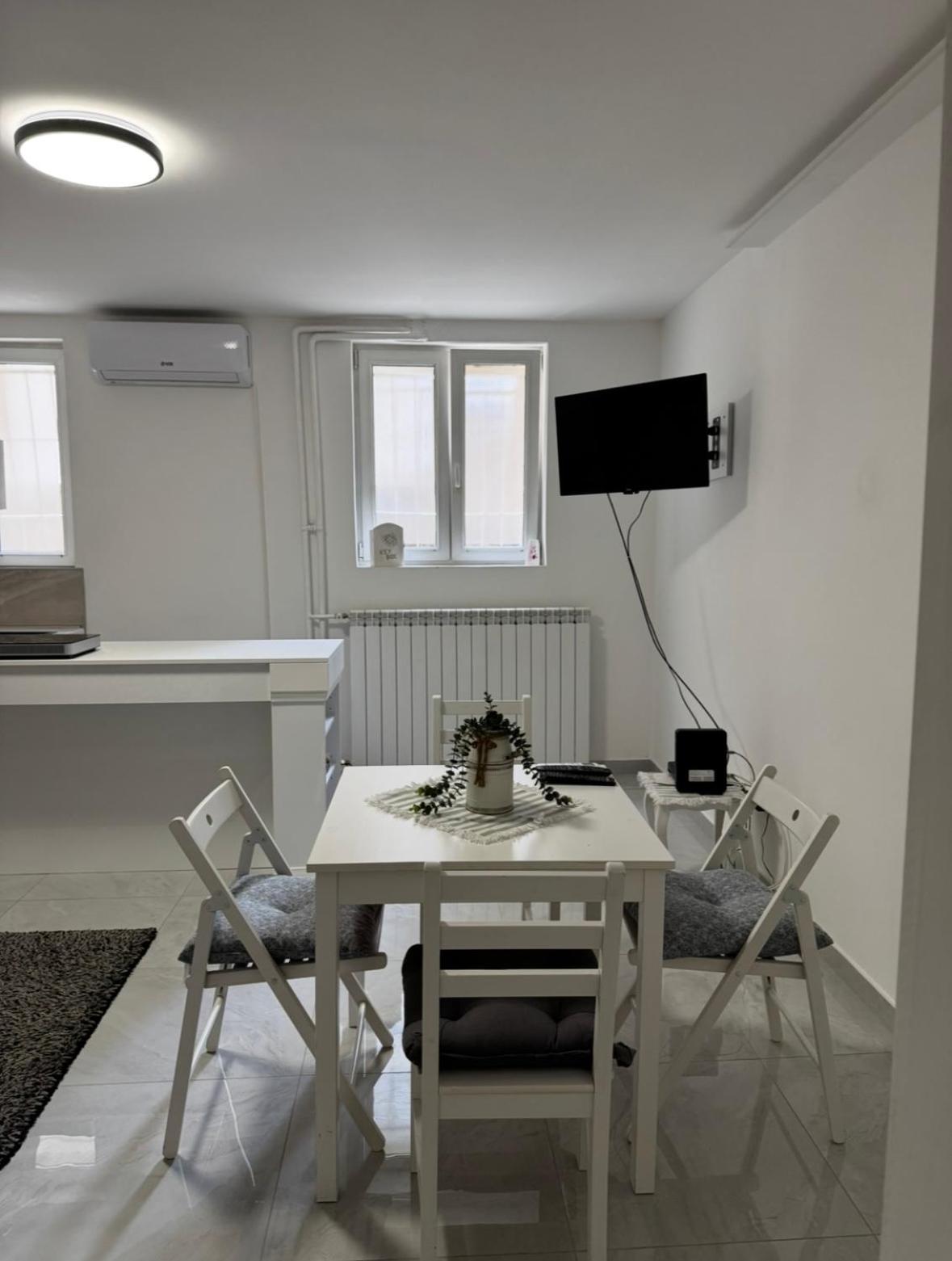Ferienwohnung Alexandar13 Belgrad Exterior foto